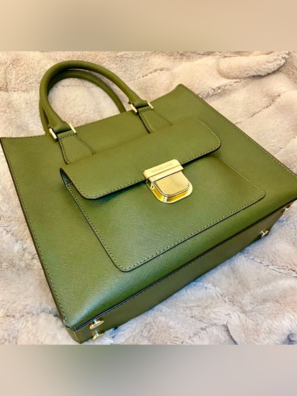 Michael Kors Bridgette
Saffiano Leather Messenger.